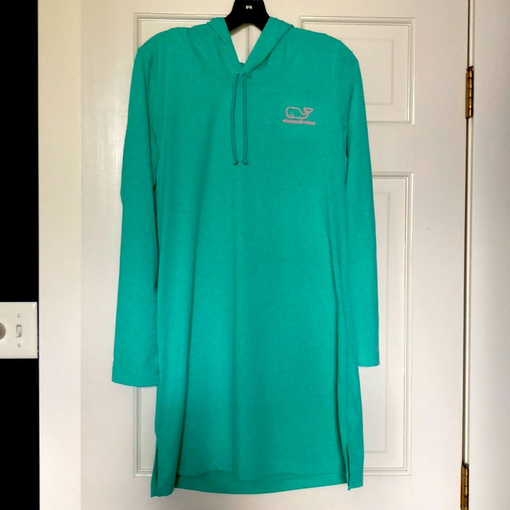 Vineyard Vines hoodie tunic/dress.